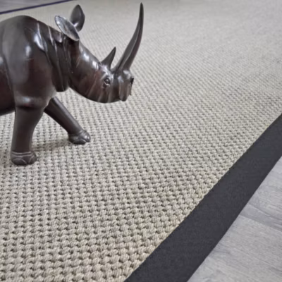 Tapis sisal – Kidara nuage – Ganse coton noire – 200 x 290 cm