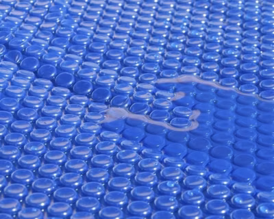 Couverture solaire d&rsquo;été Toi SWIMLUX 180µ piscine hors-sol ovale 6.4m x 3.66m