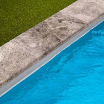 Margelle de piscine Travertin Gris Silver 61x33x5 cm Bord 1/2 Rond (à l&rsquo;unité) – RO&rsquo;MA NATURE