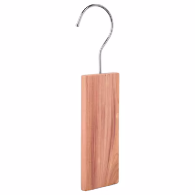 2 cintres antimites en bois – 5Five