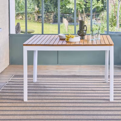 Table de jardin SENORA acacia blanc avec coins arrondis. 6 places. 120 x 80 x 75 cm