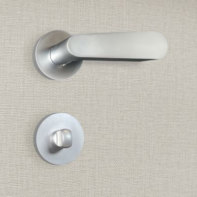 Poignée de porte design à condamnation finition aspect chrome mat Regina – KATCHMEE