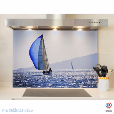 Crédence cuisine fond de hotte Mer et bateau 2 – Verre trempé – L 90 cm x H 60 cm – MaCrédenceDéco