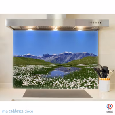 Crédence cuisine fond de hotte fleurs et Lac de Montagne – Verre trempé – L 90 cm x H 60 cm – MaCrédenceDéco