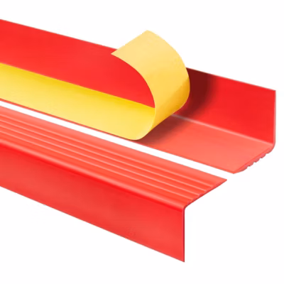 Nez de marche PVC 50×50 mm QUEST, profil antidérapant – 90 cm, rouge