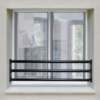 Barre d appui 3 lisses pour fenêtre 130 cm cote tableau , acier rond d40 mm , prépeinte noir , fixation platine réglable