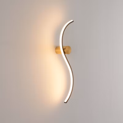 Applique LED longue vague noire et support laiton – Curva