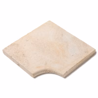Margelle angle rentrant Pierre de Bourgogne Beaunotte Beige 42,5×42,5×3,8 cm Bord 1/2 Rond (à l&rsquo;unité) – RO&rsquo;MA NATURE