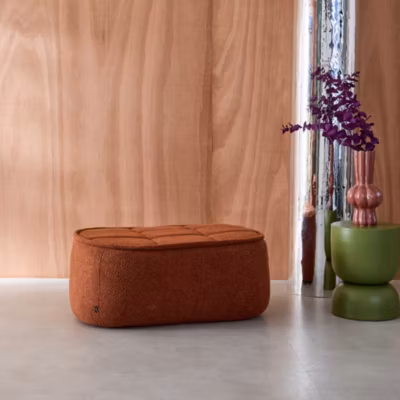 Pouf. repose-pieds pour chauffeuse 1 place Boni bouclette texturée terracotta L 91 x P 63 x H 40cm – Boni