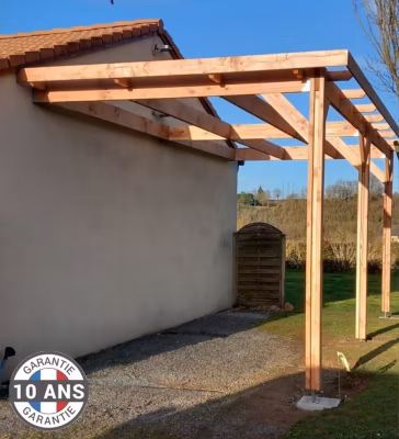 Carport toit plat adossé 400cmx950cm bois DOUGLAS français (charpente – auvent – abri camping-car). 38 m². Garantie 10 ans.